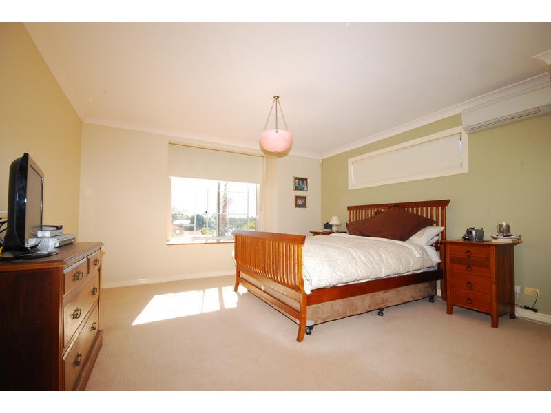 64 Pine County Place, Bellbowrie QLD 4070